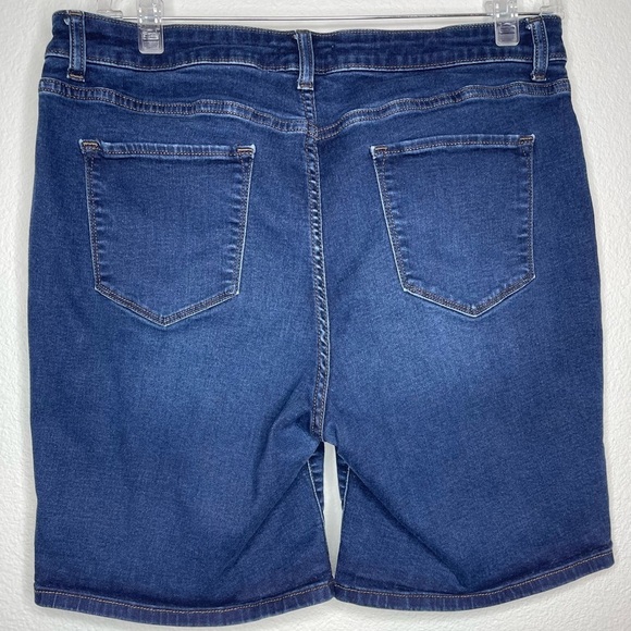 Croft And Barrow Women’s Denim Dark Wash Bermuda Denim Shorts Casual Size 16 - Picture 7 of 9